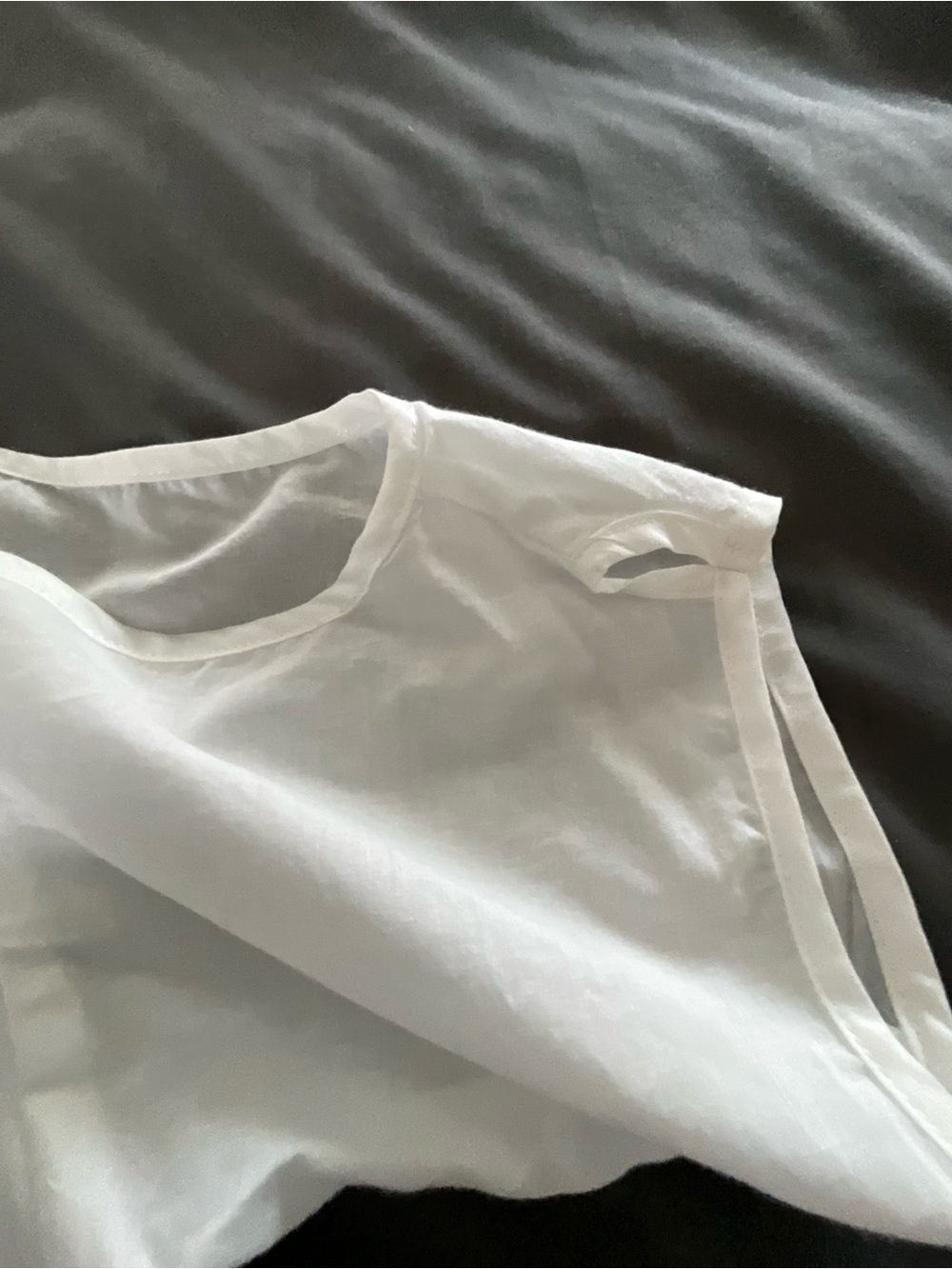 Karen Kane 100% Cotton White Embroidered Eyelet Cold-Shoulder V-Neck Top - Picture 5 of 6